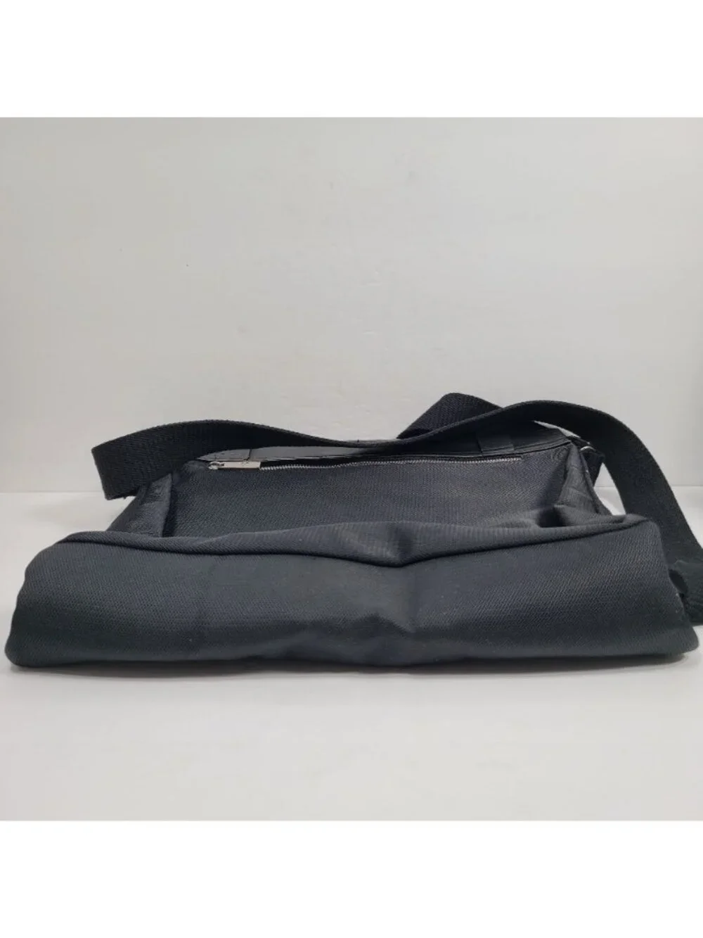 Giorgio Armani Men’s Brown Leather Shoulder Bag Messenger Briefcase NWT